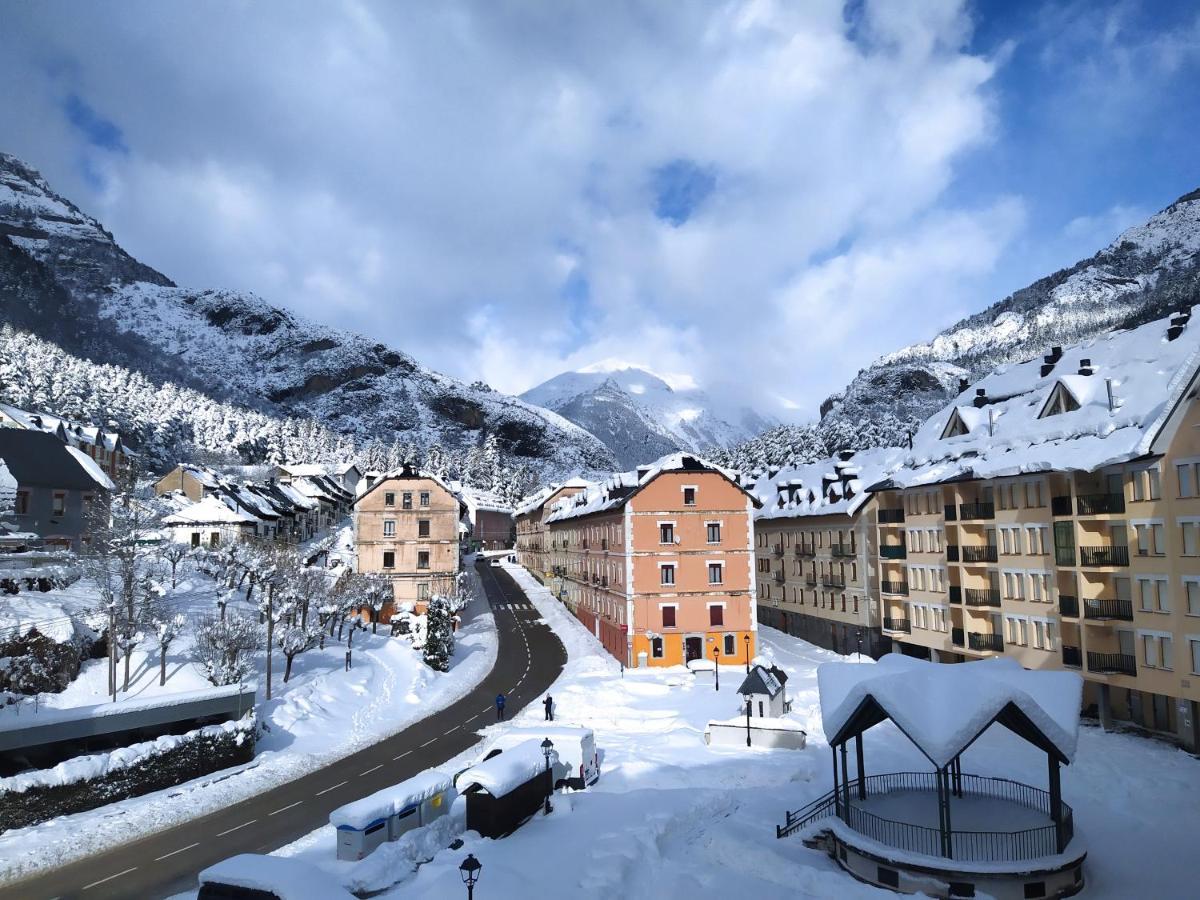 Apartamento De Montana "Nueva Canfranc" エクステリア 写真