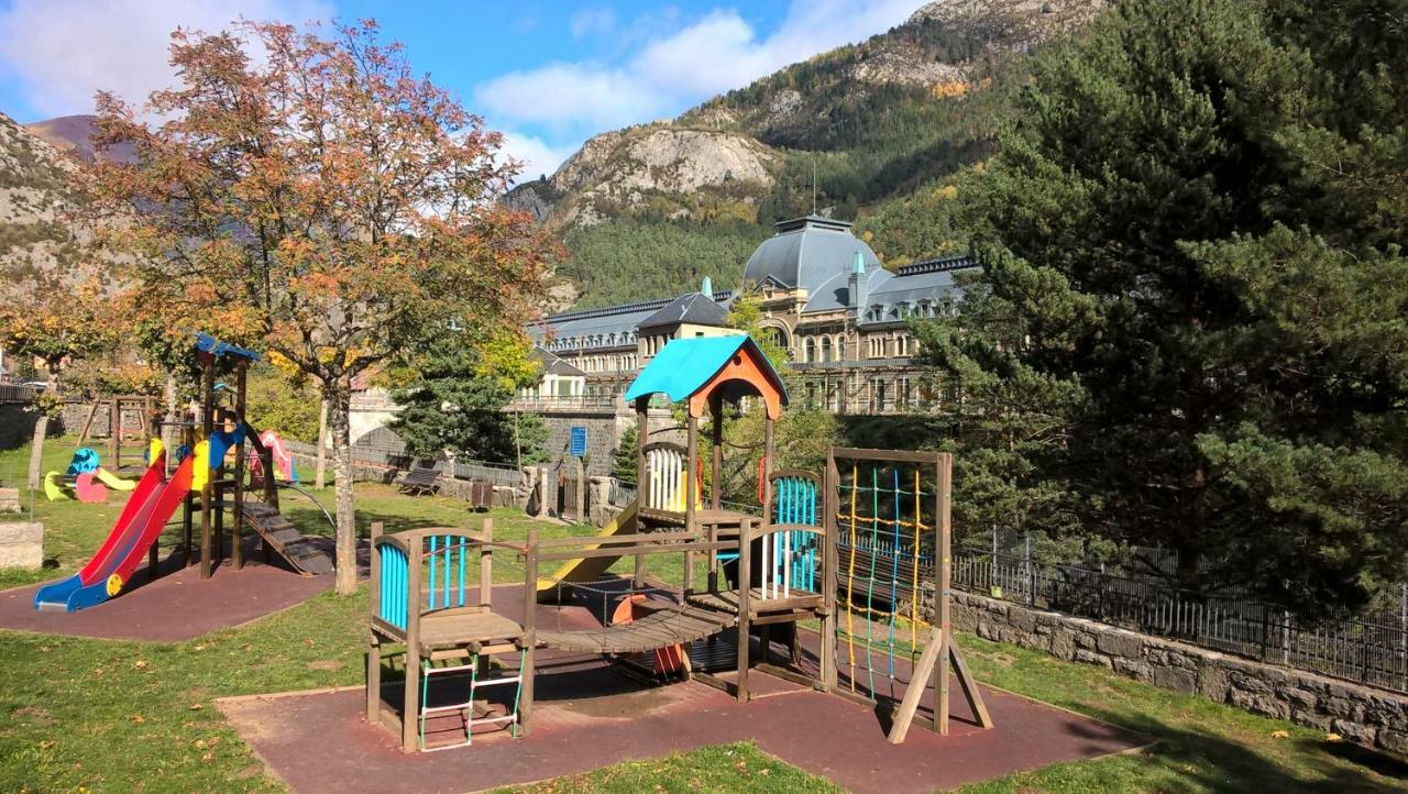 Apartamento De Montana "Nueva Canfranc" エクステリア 写真